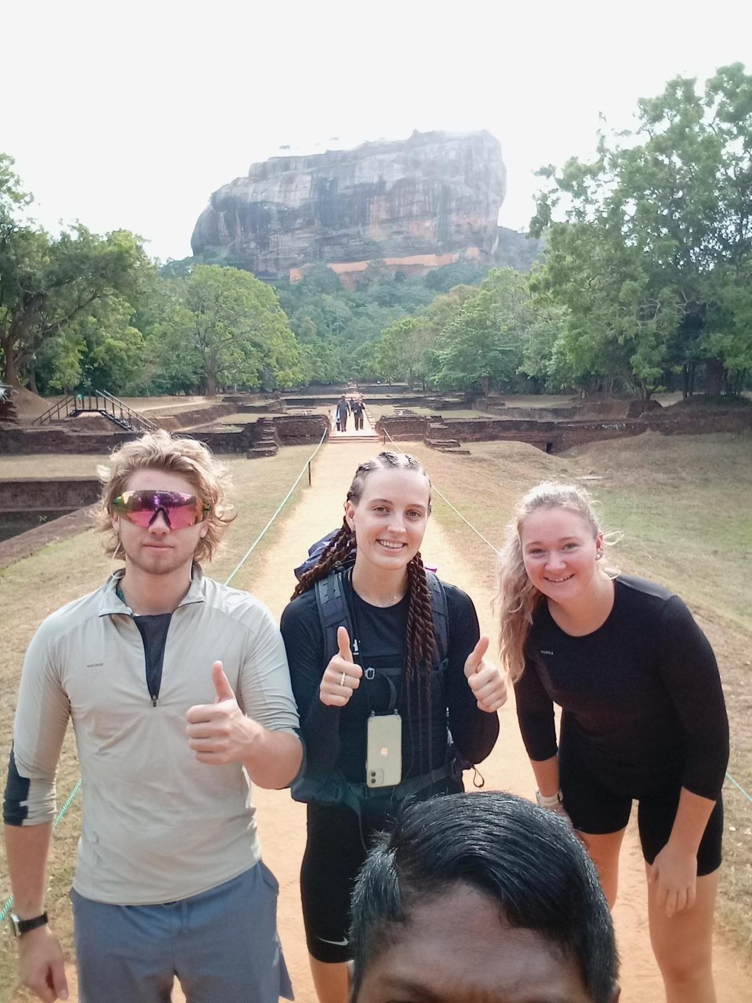 Sigiri Hunter Homestay & Hostel & Guide Room Sigiriya Exterior photo